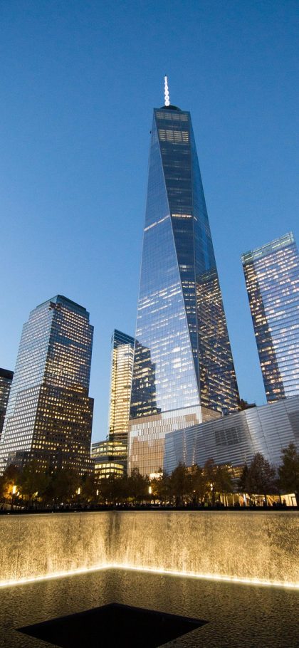 我的世界中文论坛 App 个人中心界面，展示收藏夹、我的发帖与消息通知的未读数量